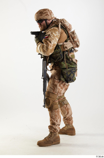 Photos Robert Watson Army Czech Paratrooper Poses crouching standing 0010.jpg